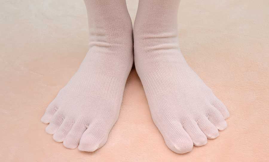 足の専門サロン　アイペディ　巻き爪の原因　ストッキング　五本指ソックス